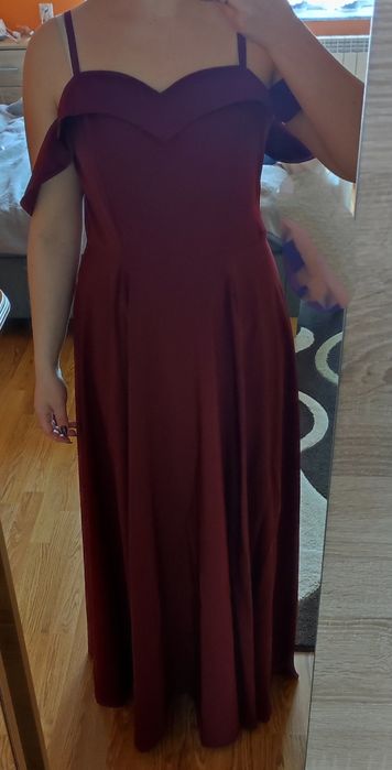Sukienka długa na cienkich ramiączkach