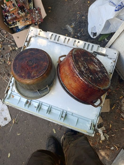 Продам гусятница и кастрюля алюминиевая всё как на фото.