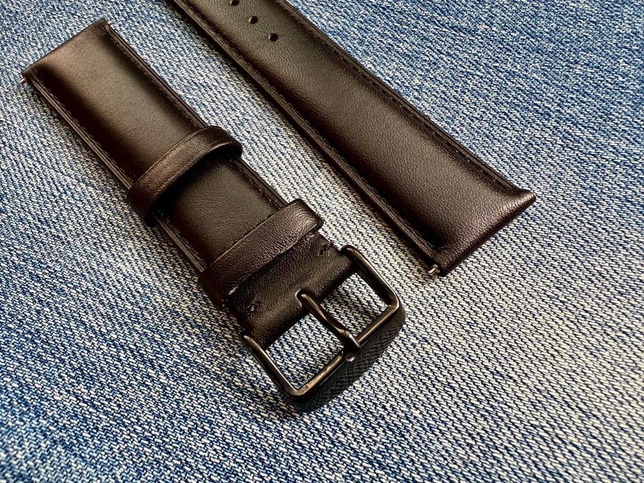 Черный кожаный ремешок 22 мм.