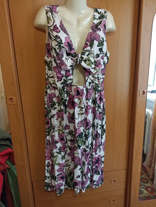 Платья разные 50- 52