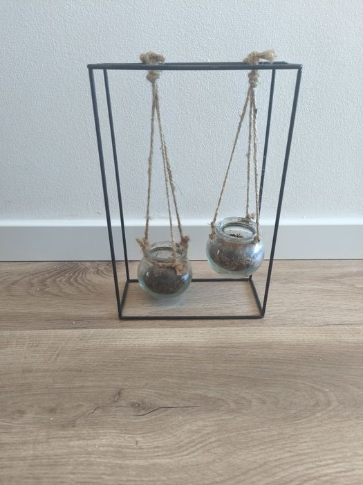 Suporte decorativo para plantas suspensas