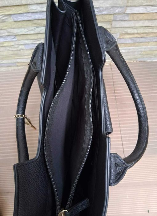 Vende-se Mala Senhora