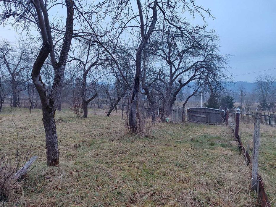 Продаж землі з Будинком в с. Підгіря біля стадіону.