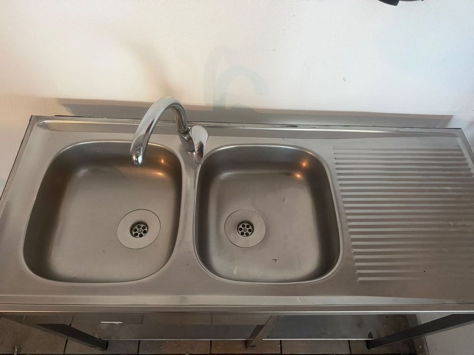 Bancada de Inox com Lava-Loiça Dupla