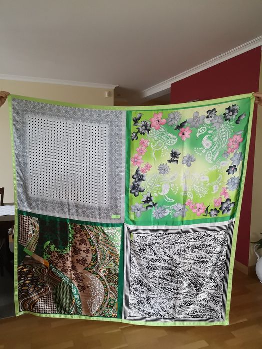 Ebony & Ivory chusta