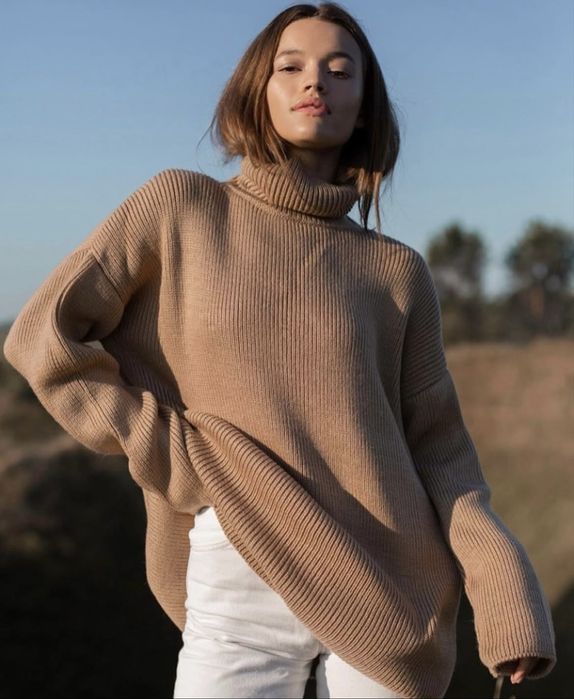 Светр вʼязаний теплий оверсайз коричневий карамельний женский свитер