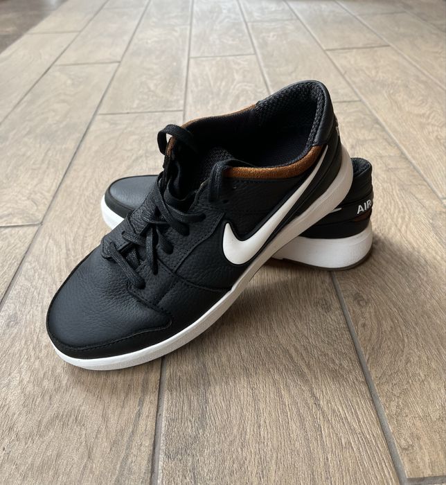 Кросівки на осінь, весну.