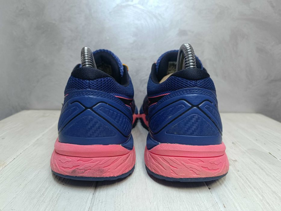 - Asics GEL-FujiTrabuco 6 Gore-Tex