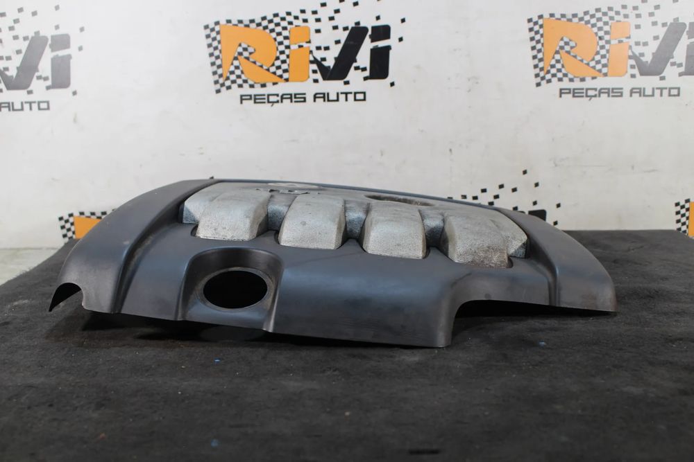 Cobertura do motor / blindagem superior do motor VOLKSWAGEN Golf V (1K