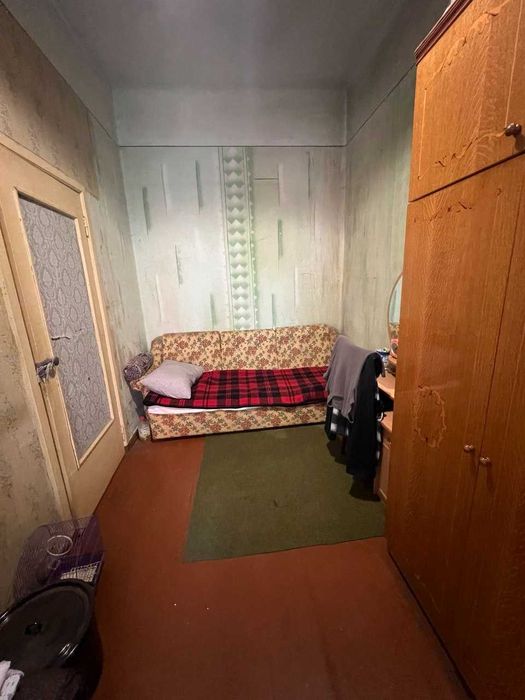 I Продам 2 комнатное подселение р-н Вокзала. До метро  Вокзальная 10 мин.