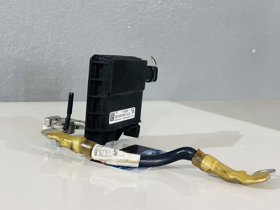 Плюсова клема, піропатрон Mercedes-Benz W213