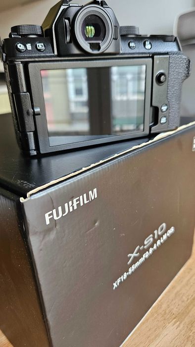 Fujifilm XS-10 Mirrorless Camera with IBIS + Fuji 18-55m Lens with OIS - Excellent Condition