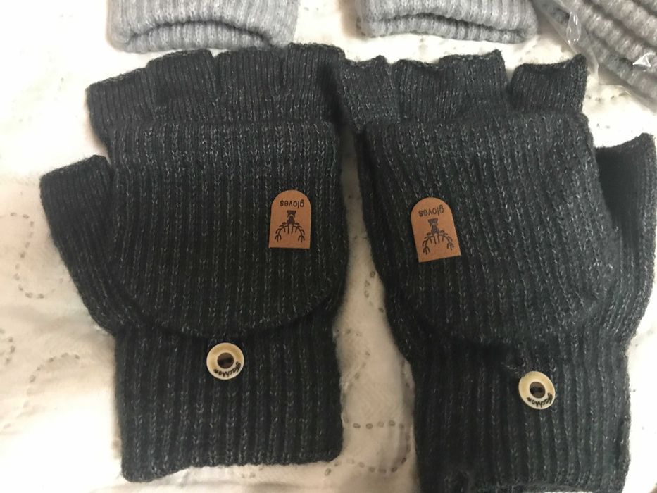 Рукавички-мітенки з "чохольчиком" для пальців. Темні і світліші.