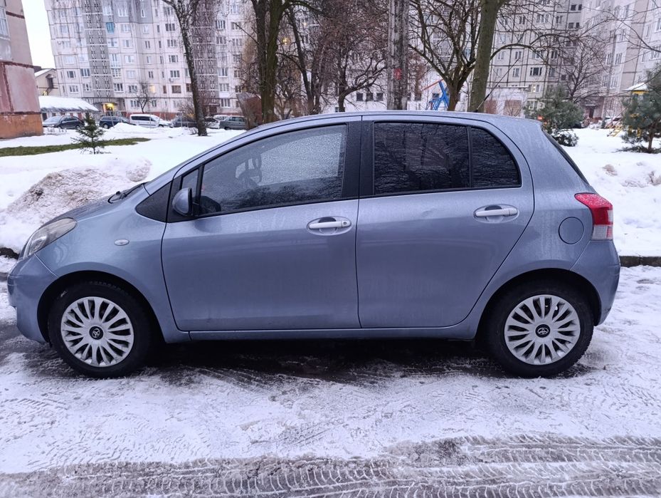 Toyota Yaris 2012 рік