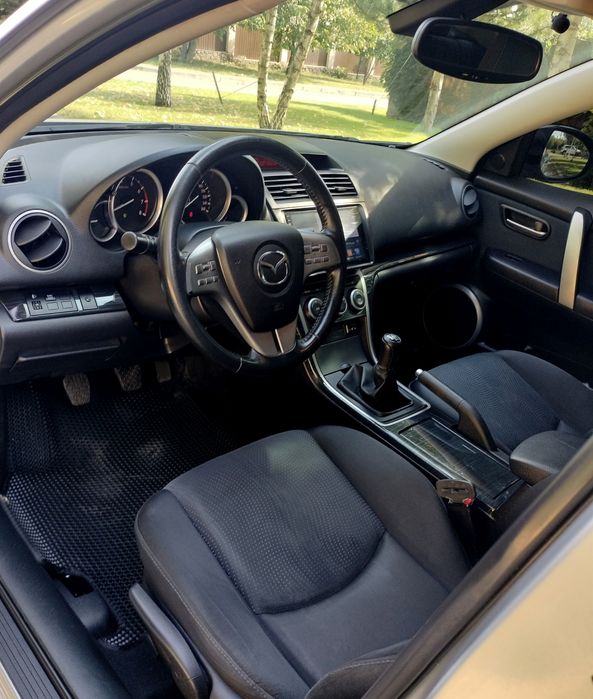 Mazda 6    2.0/6ст.мех.КПП