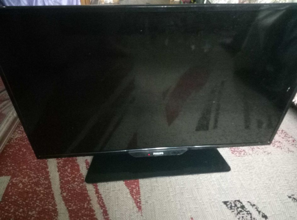 телевизор  Philips 32 PFH3200/88 ,донор