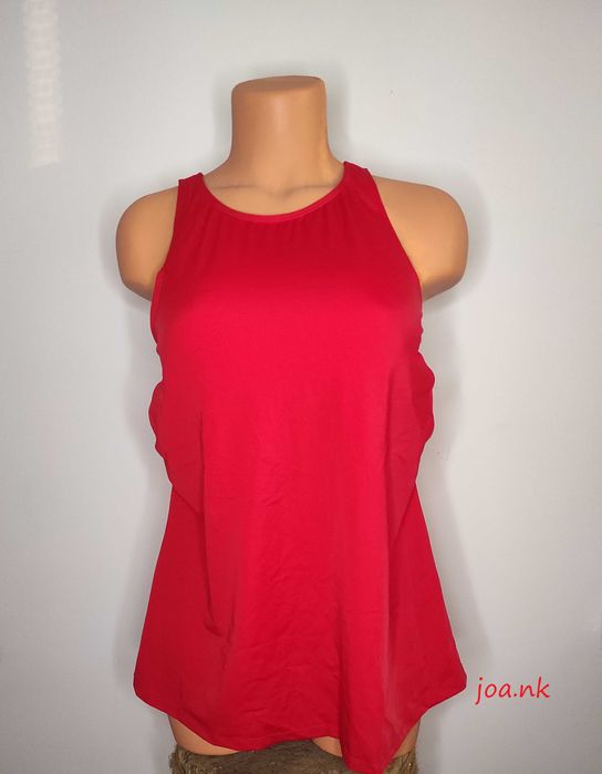 Czerwone tankini zapinane na plecach Bonprix