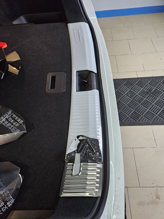 накладки заднього бампера Toyota BZ4X Nissan Ariya Volkswagen ID4/ID6