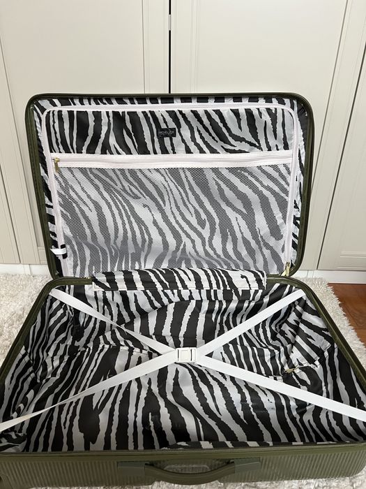 Duża walizka torba podróżna glossy z rączką na kółkach