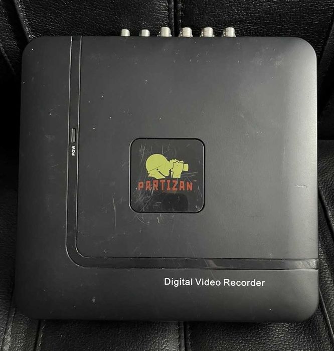 продам відеореєстратор Partizan HDVR CHD-30S(видеорегистратор)