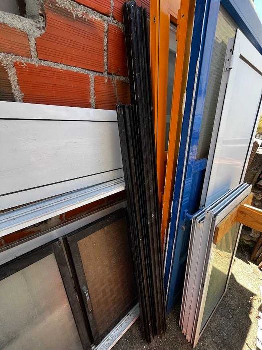 Janelas de correr pretas com corrediça