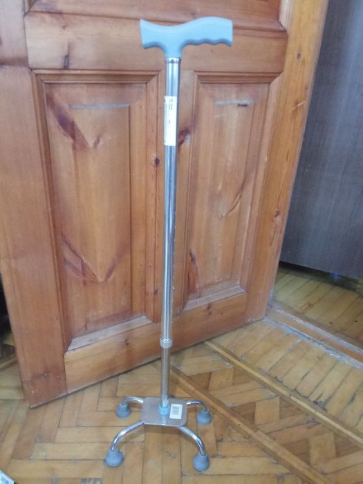 Трость для інвалідів та людей похилого віку