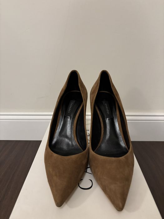 Casadei zamszowe szpilki  rozm. 40