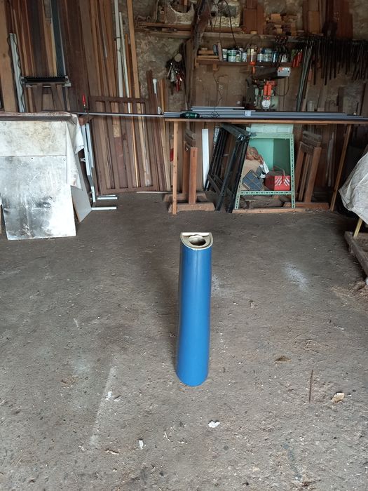 Lavatório  de casa de banho usado em bom estado conforme se pode ver