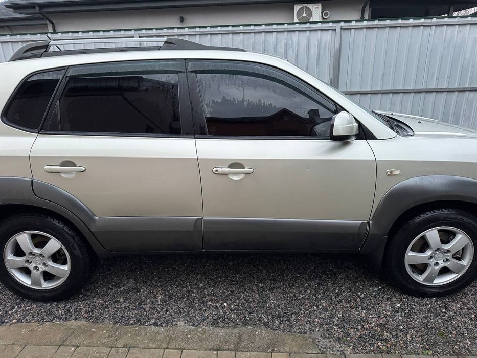 Продам Hundai Tucson, 2.0л 2008г