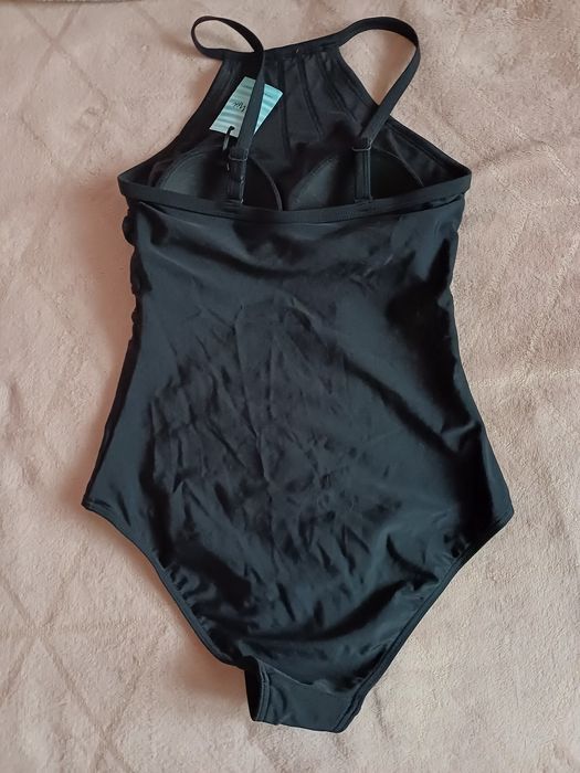 Купальник суцільний новий