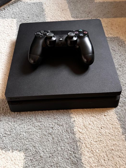 PlayStation 4slim