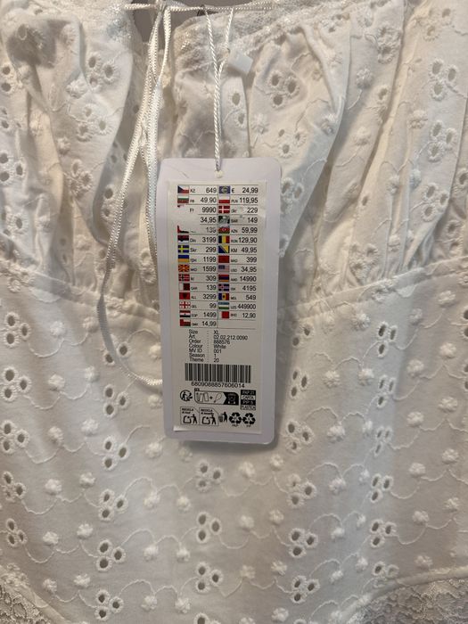 Elegancka sukienka ze spodenakmi