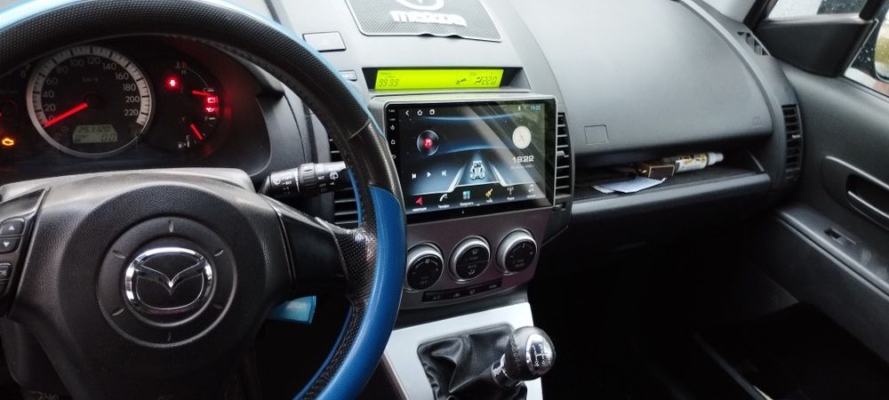 Автомобіль Mazda 5, 2006 року