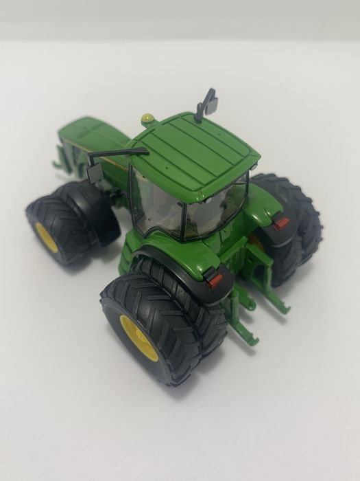 John Deere 8530 da Wiking escala 1/87