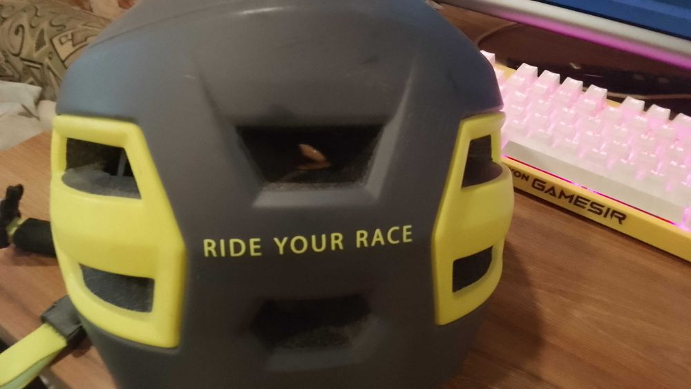 Велотуфли Shimano SH-ME301ML р.44(28 см стелька),Велошлем R2 TRAIL р.М