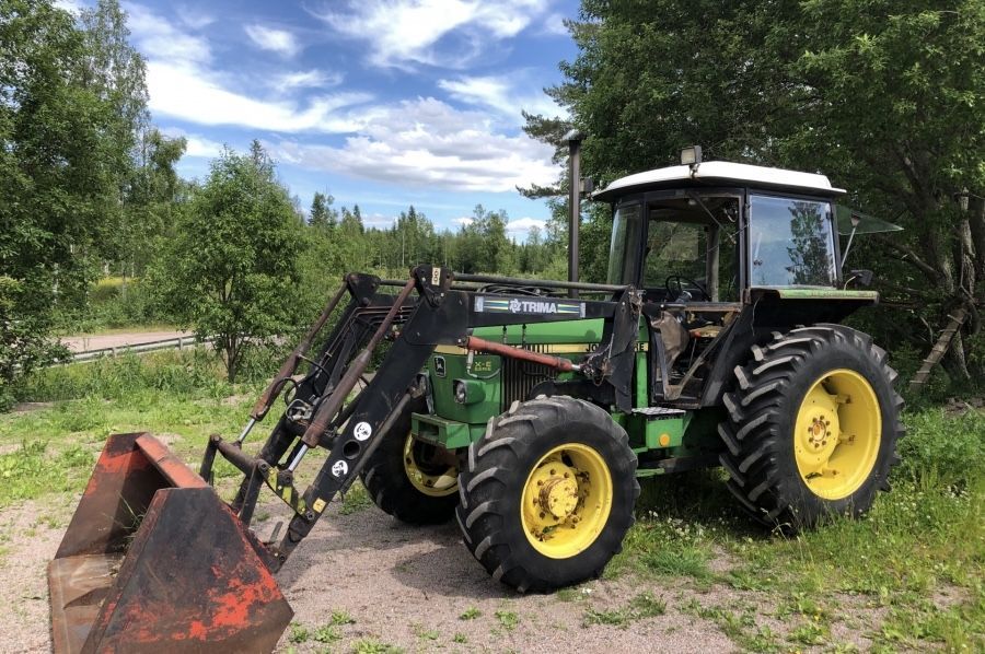 John Deere 2040  Traktor John Deere 2040 4x4 z ładowaczem czołowym tur 1979 Serwisowany