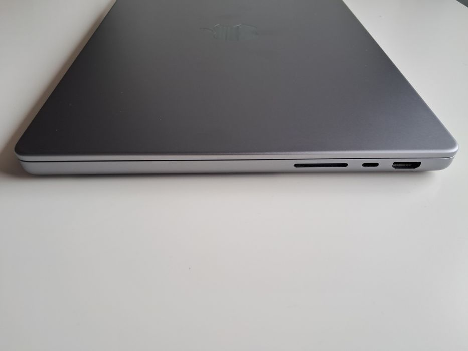 MacBook Pro 2021 M1 Max 14" 24 GPU 32gb 512gb