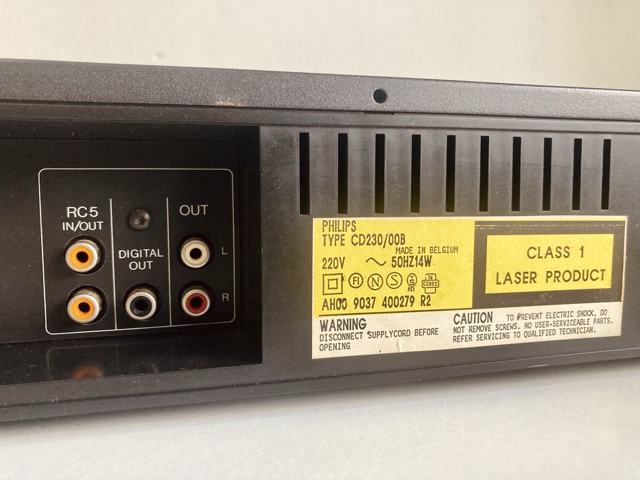 Leitor de CD Philips CD230