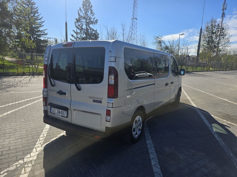 Wynajem busa 9-osobowego