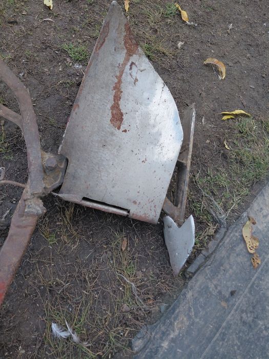 Плуг кіний плуг.