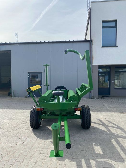 Owijarka samozaładowcza CZYŻEW bele do 1200kg, Ze stawiaczem bel