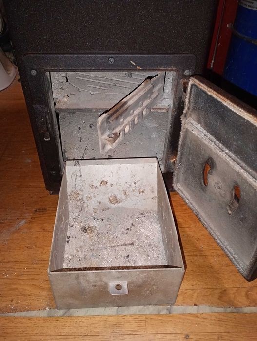 Piec szamot, koza na węgiel.