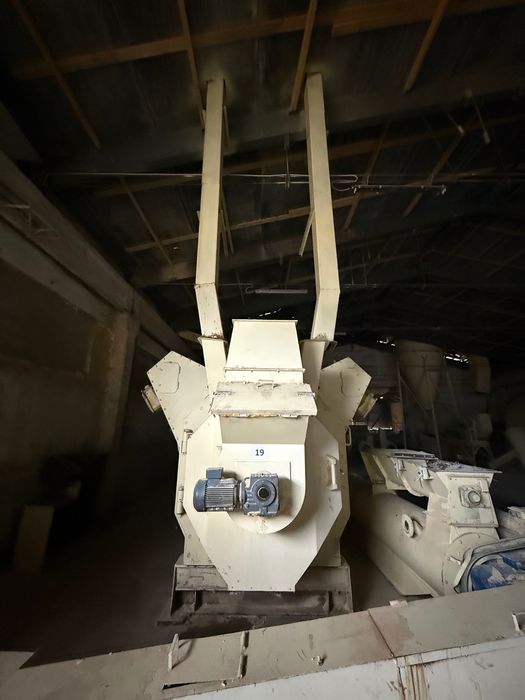 Прес гранулятор для пресування деревних пелет, комбікормів