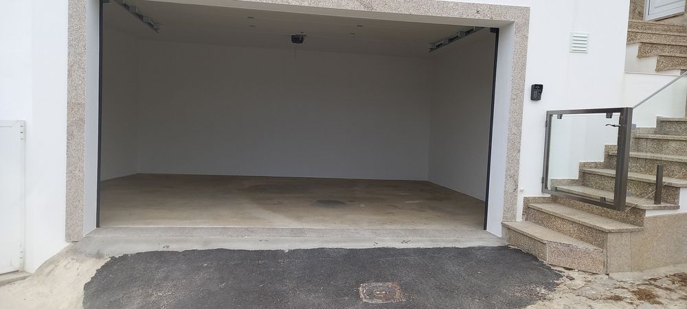 Alugo casa privada