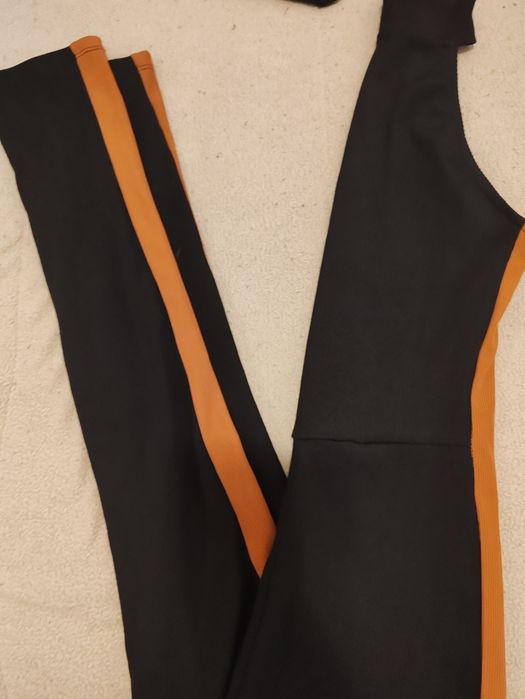 Vendo macacão usado mas em ótimo estado. Usado apenas 1 vez.