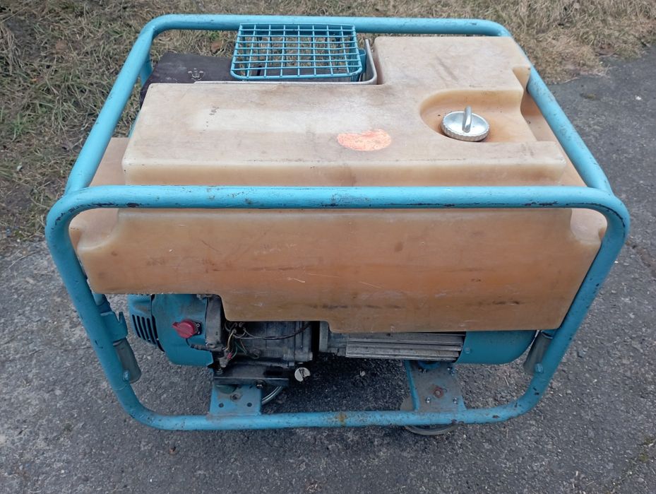 Продам  генератор Honda