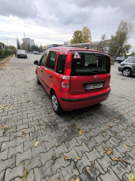 Автомобіль Panda