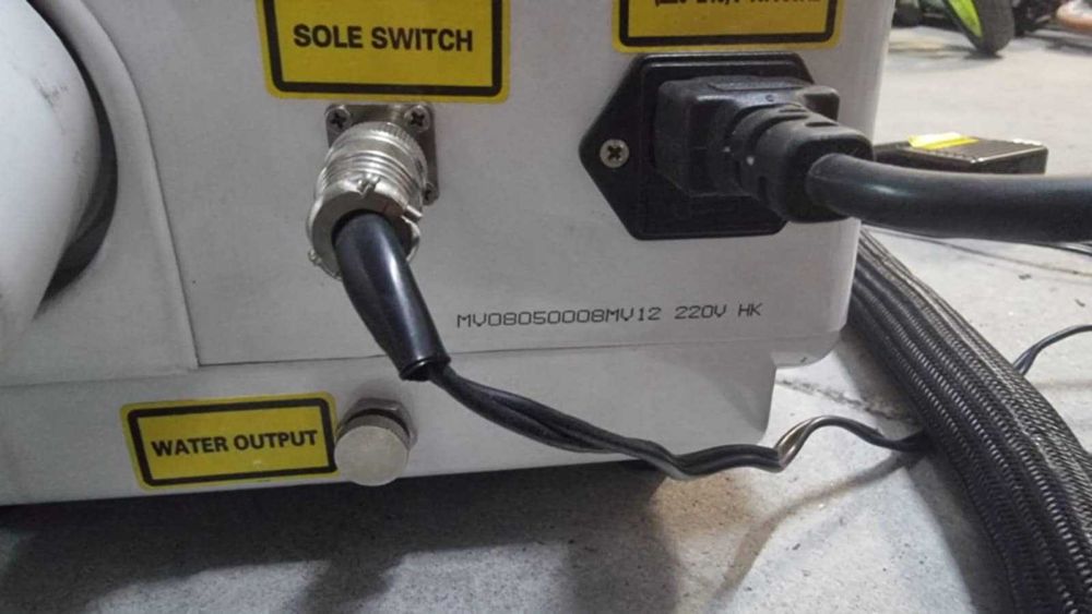 Máquina laser para remover tatuagens