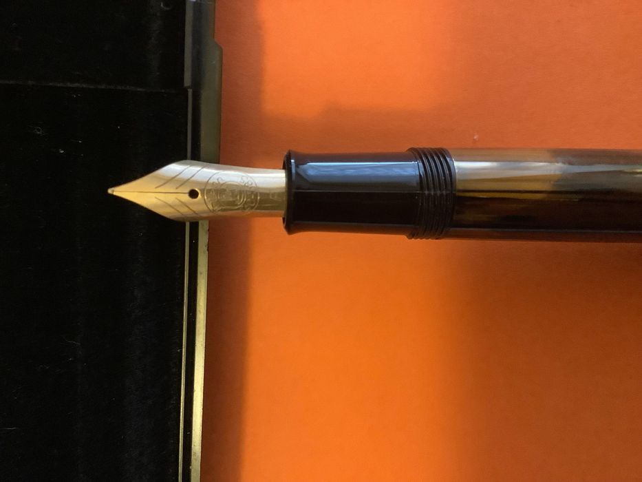 Caneta Pelikan M400 tortoise castanha, rara, nunca usada, dos anos 90