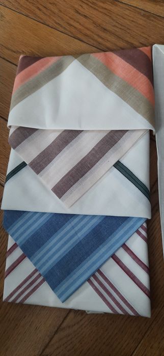 Komplet 4 nowych, materiałowych chusteczek do nosa